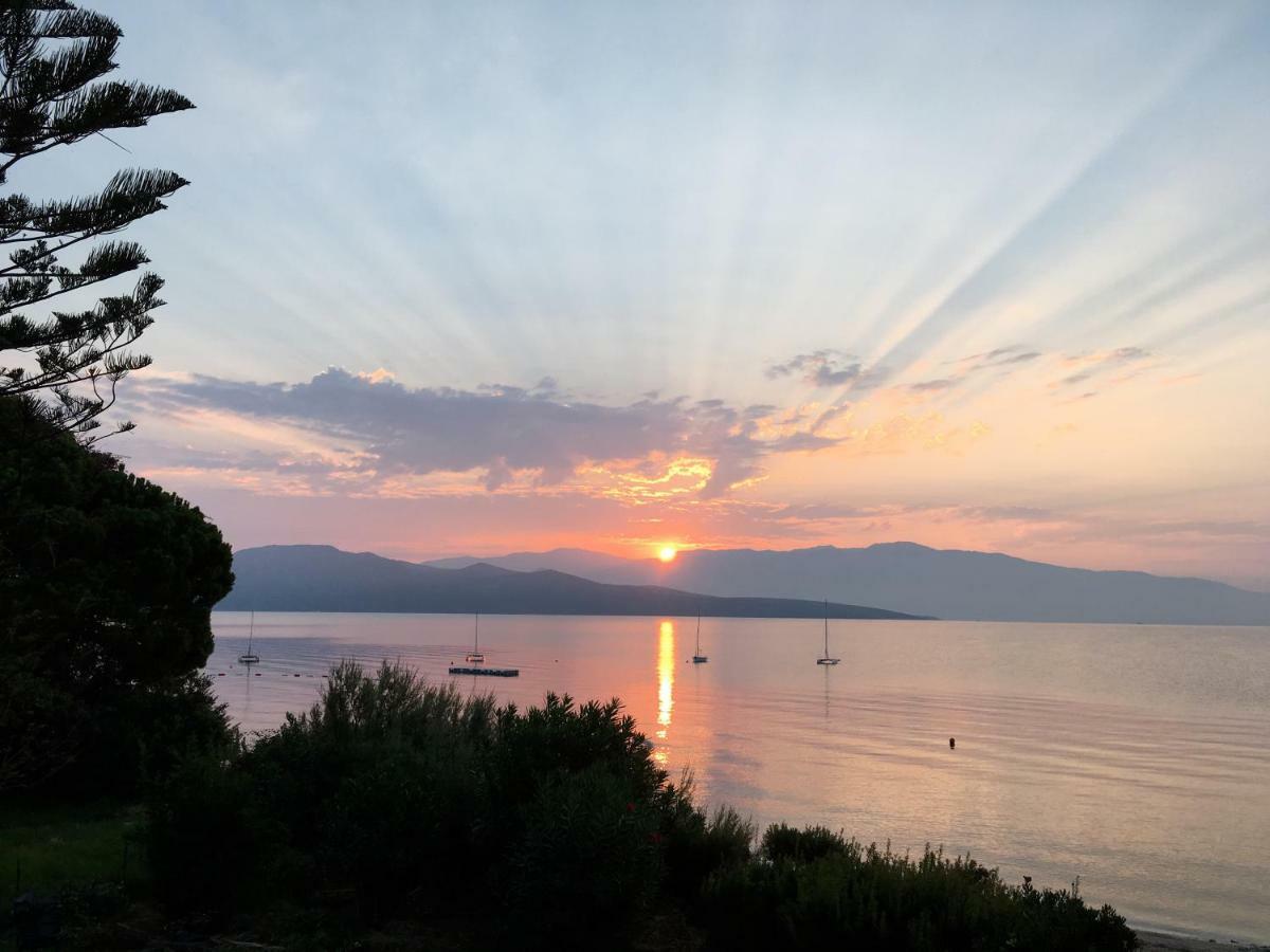 Lefkada Beachfront Apartment Nikiana Dış mekan fotoğraf